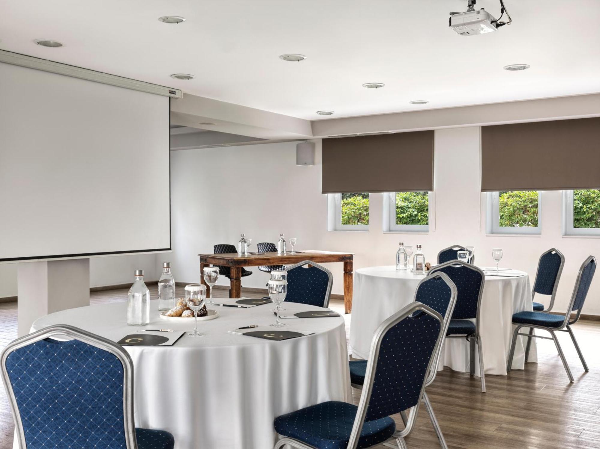 Hotel Civitel Attik & 4*