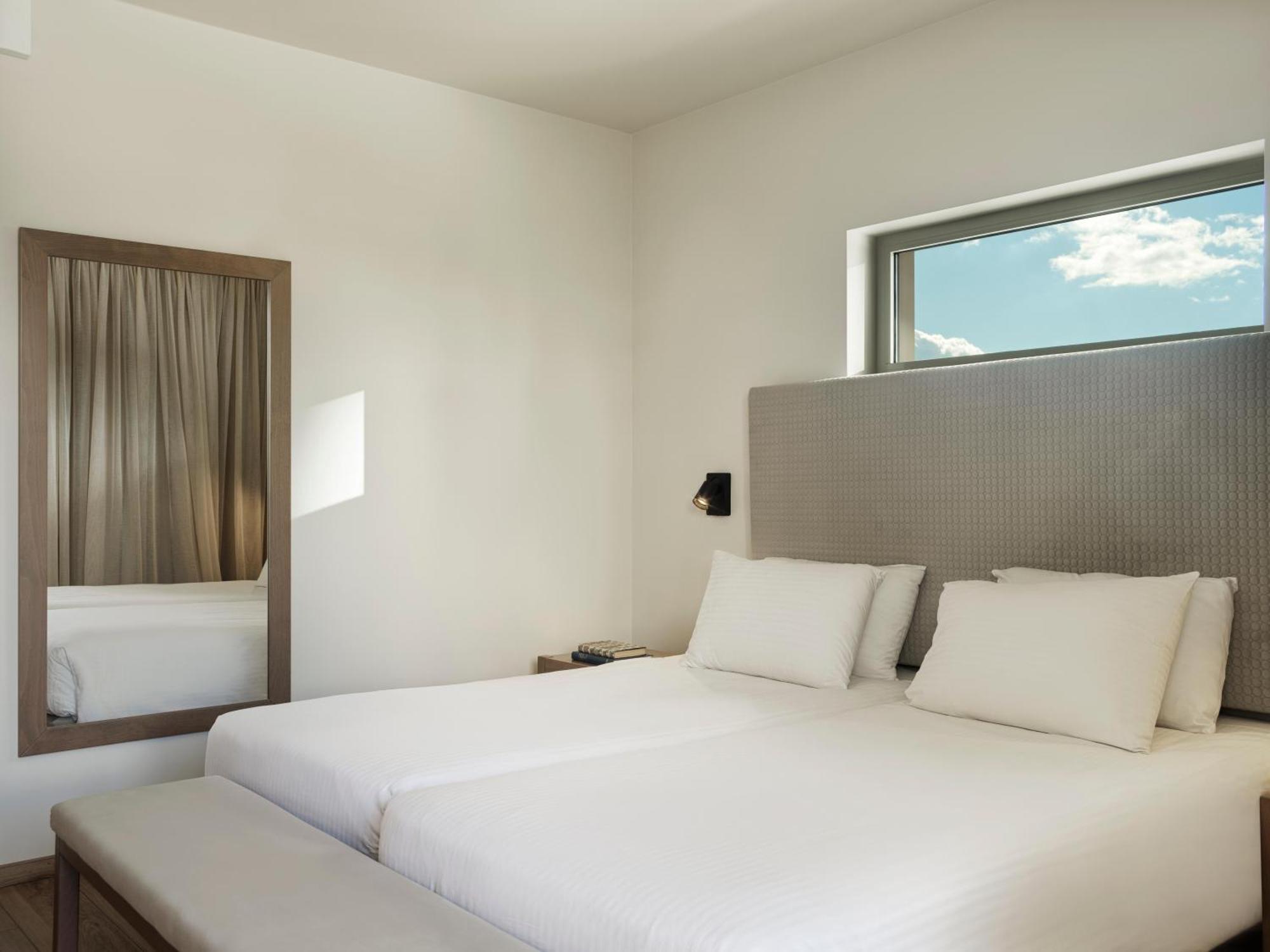 Hotel Civitel Attik & 4*