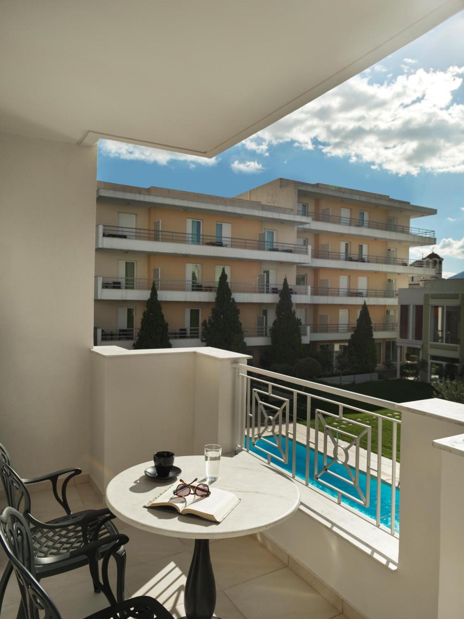 Hotel Civitel Attik & 4*